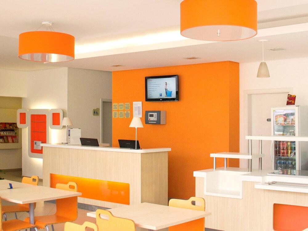 Ibis Budget Пірасікаба Екстер'єр фото